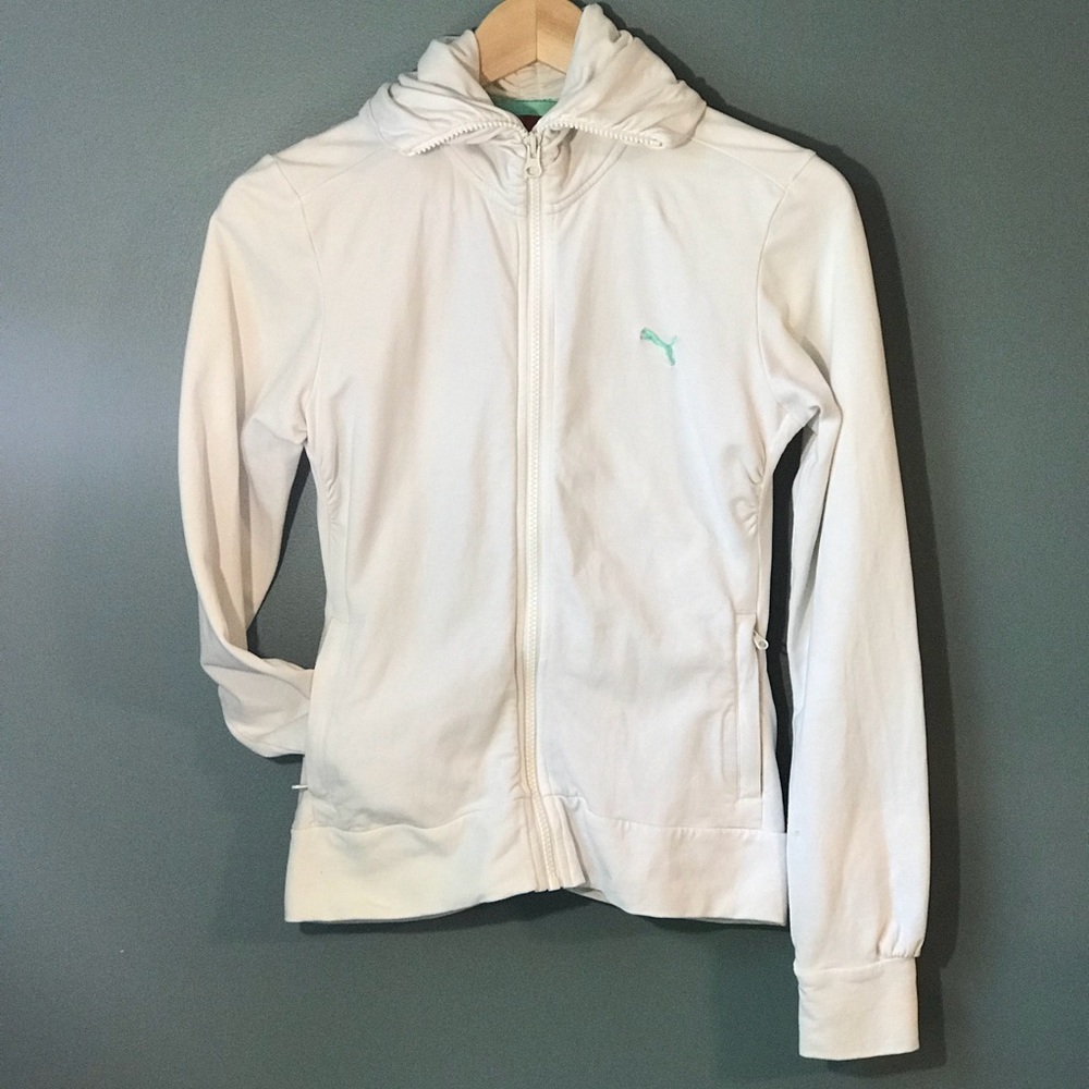 ⭐️Cotton Puma track jacket⭐️